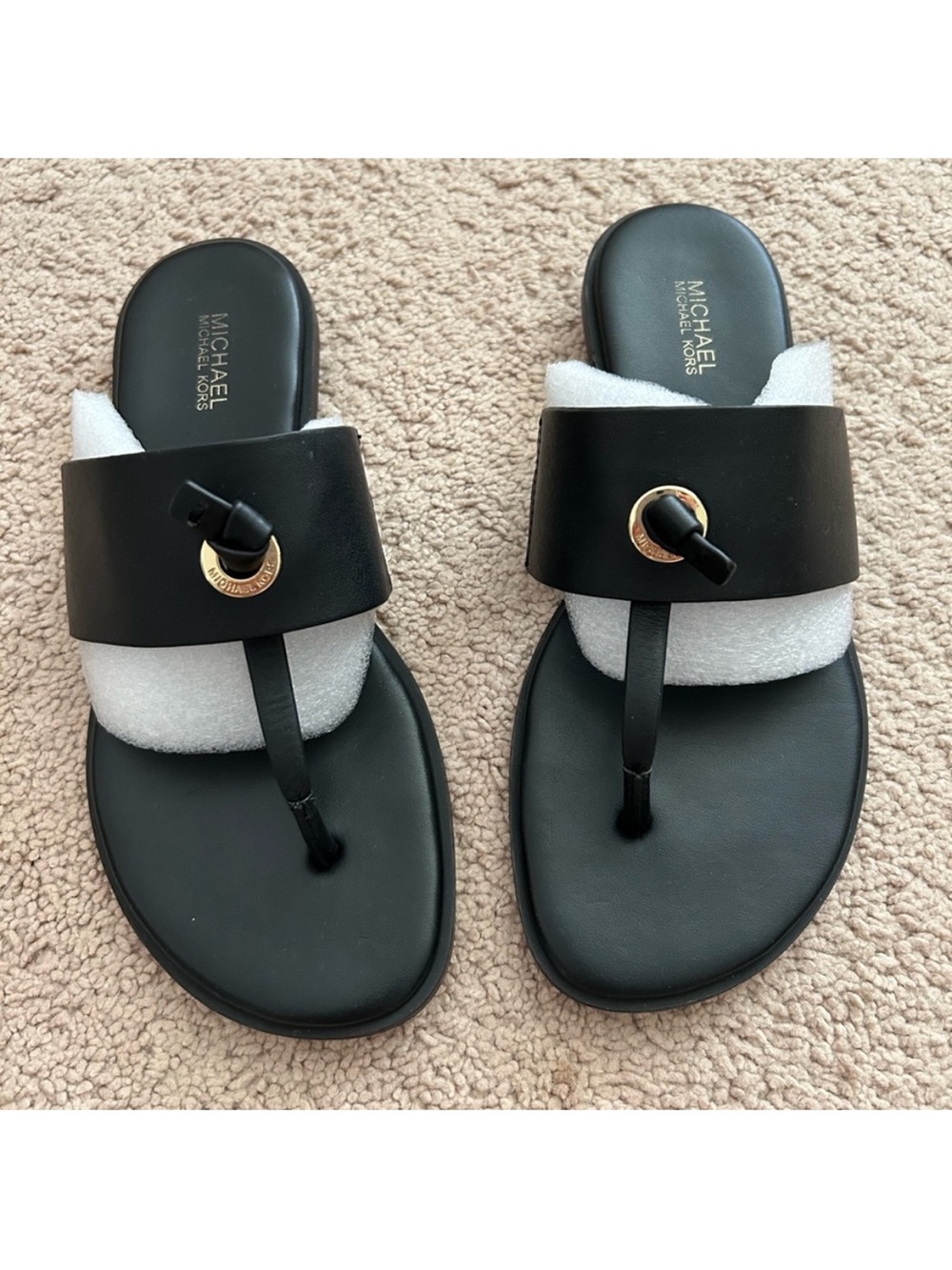 MICHAEL Michael Kors Women’s Cindy Vachetta Flat Thong Sandals Black Leather